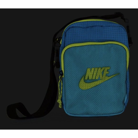 New NIKE Heritage Crossbody Small Utility Bag Blue CV1408-404 - Picture 3 of 8
